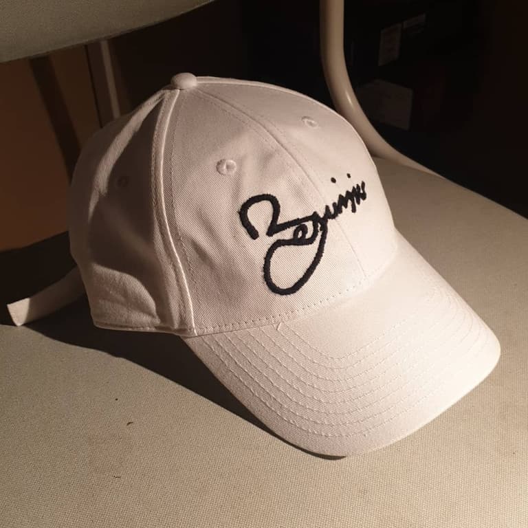 baseball cap with my personal signature on it (Besuisio)